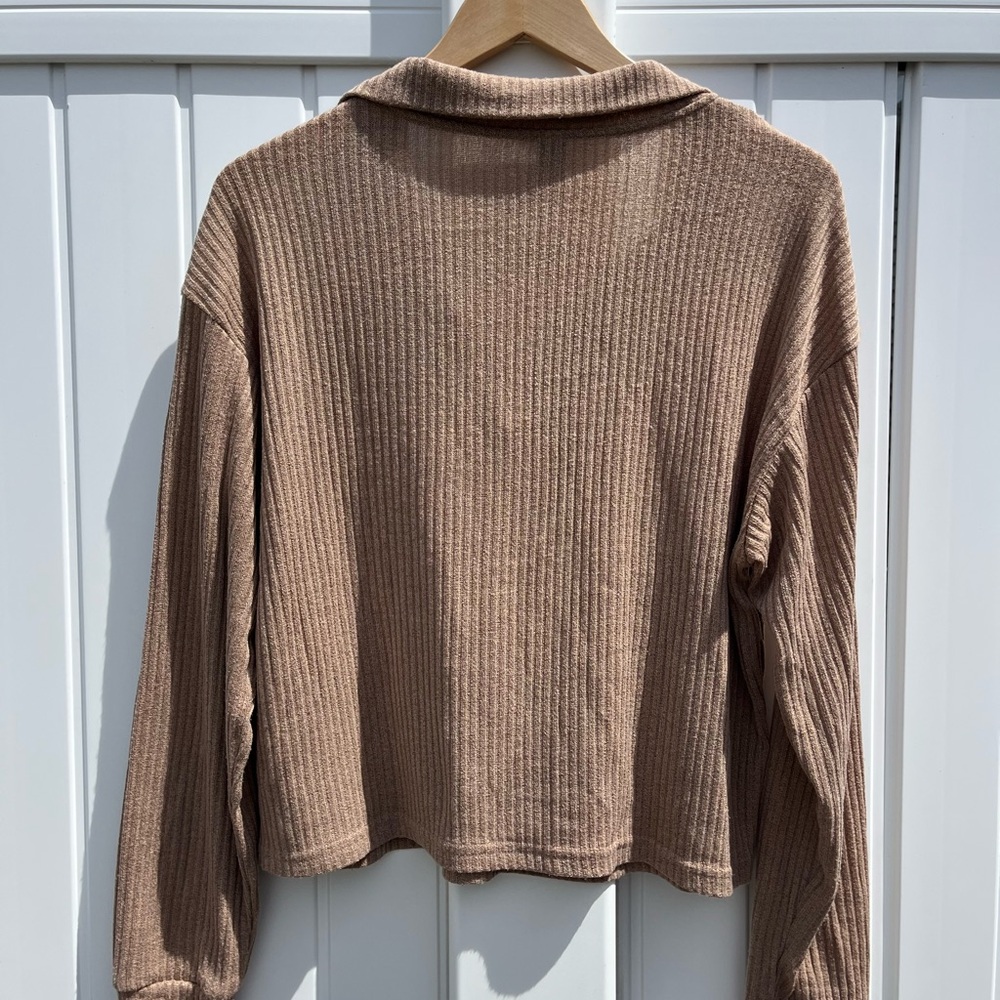 SHEIN Taupe Ribbed Knit Top - Picture 3 of 4